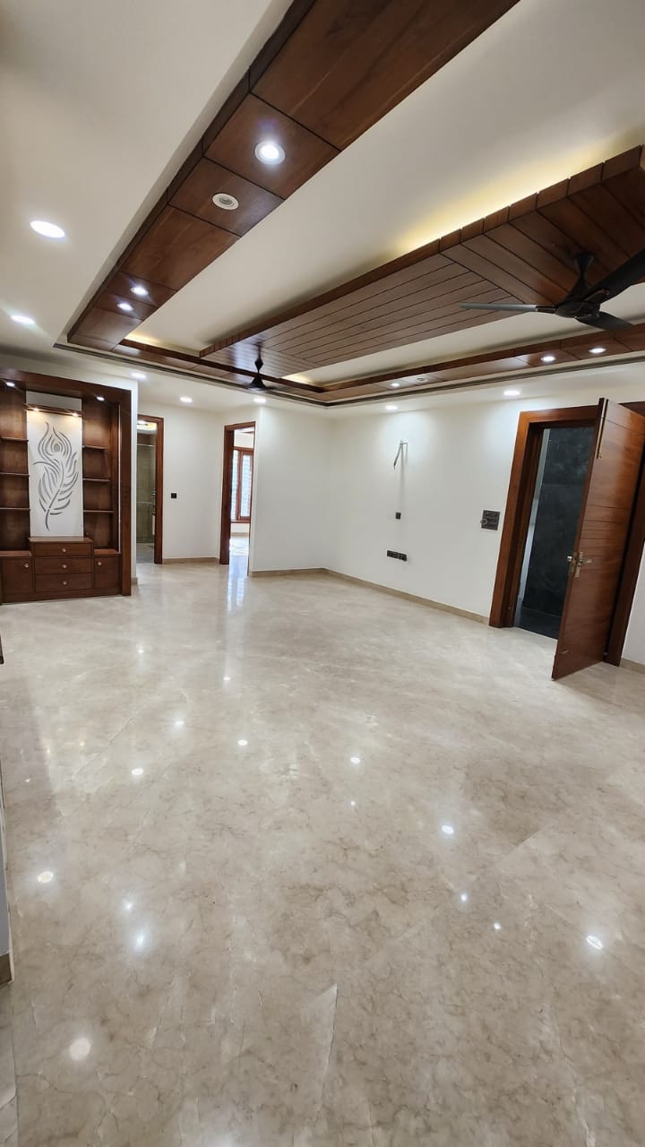 4 BHK, Builder Floor