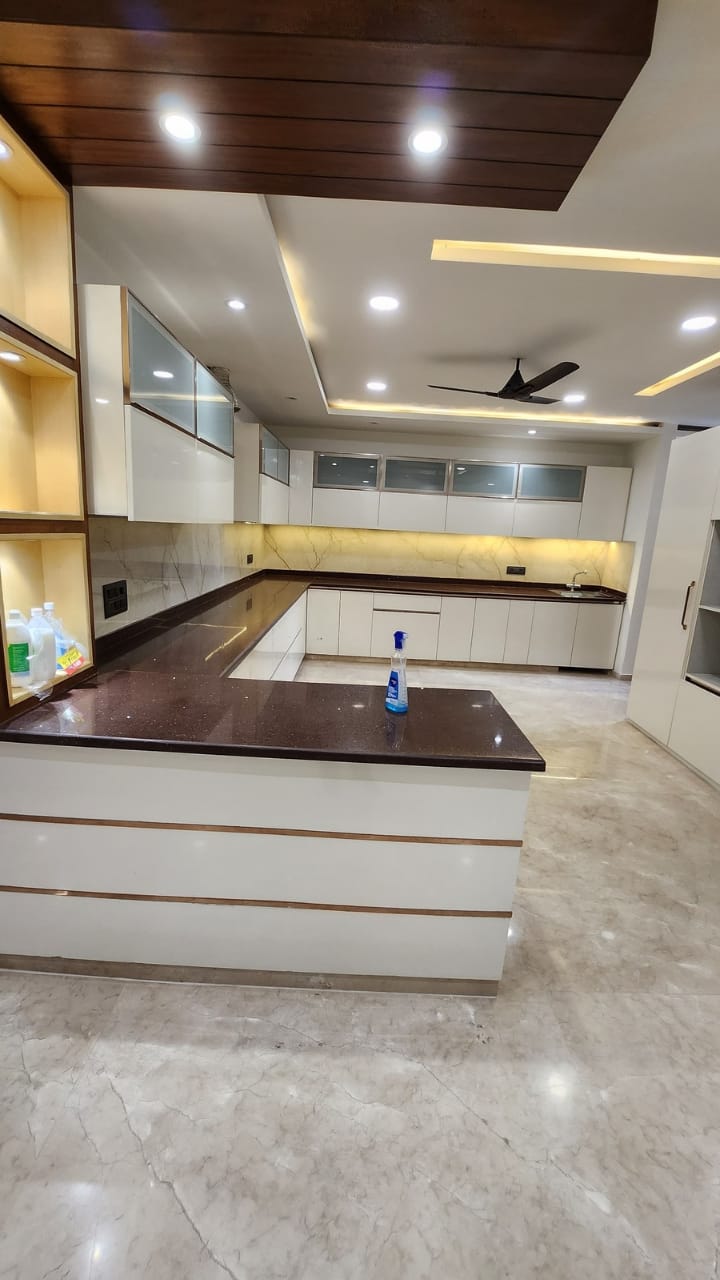 4 BHK, Builder Floor