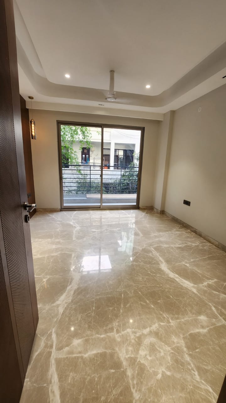 4 BHK, Builder Floor