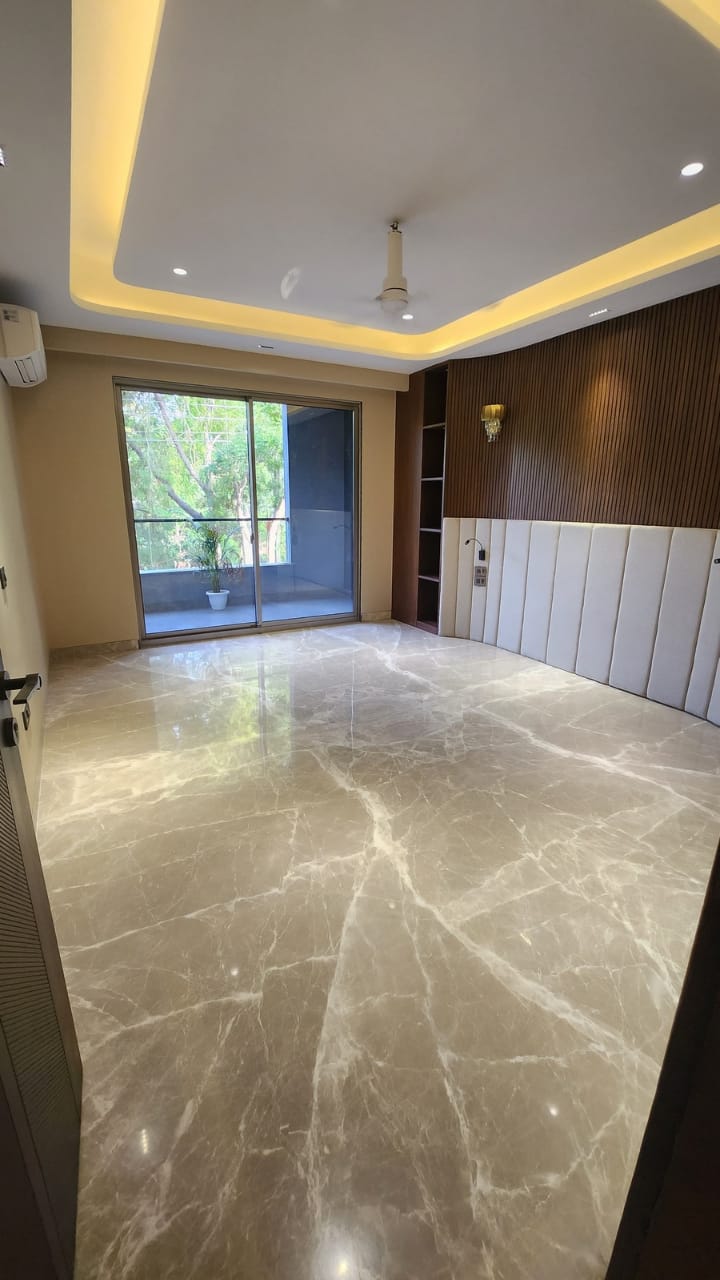 4 BHK, Builder Floor
