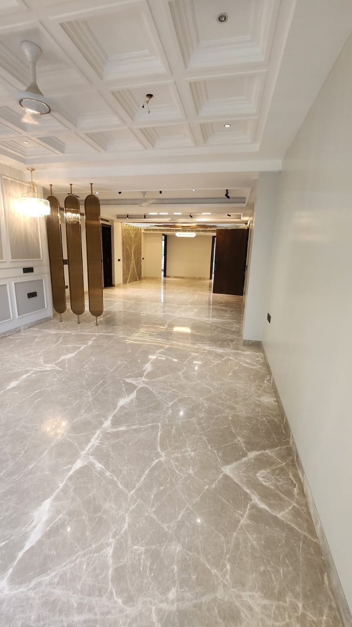 4 BHK, Builder Floor