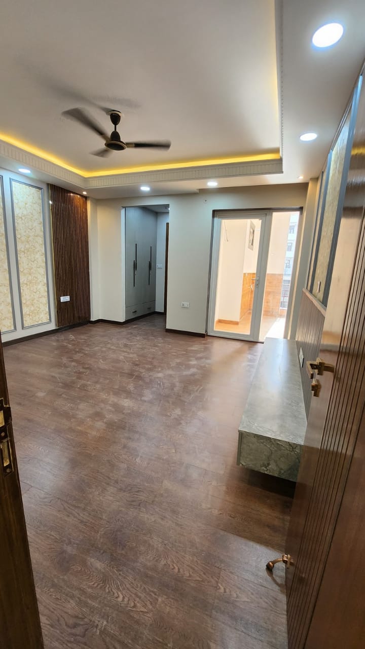 4 BHK, Builder Floor