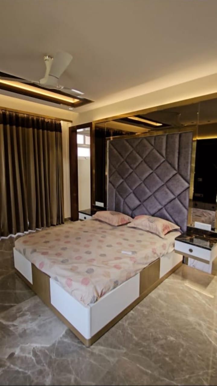 4 BHK, Builder Floor