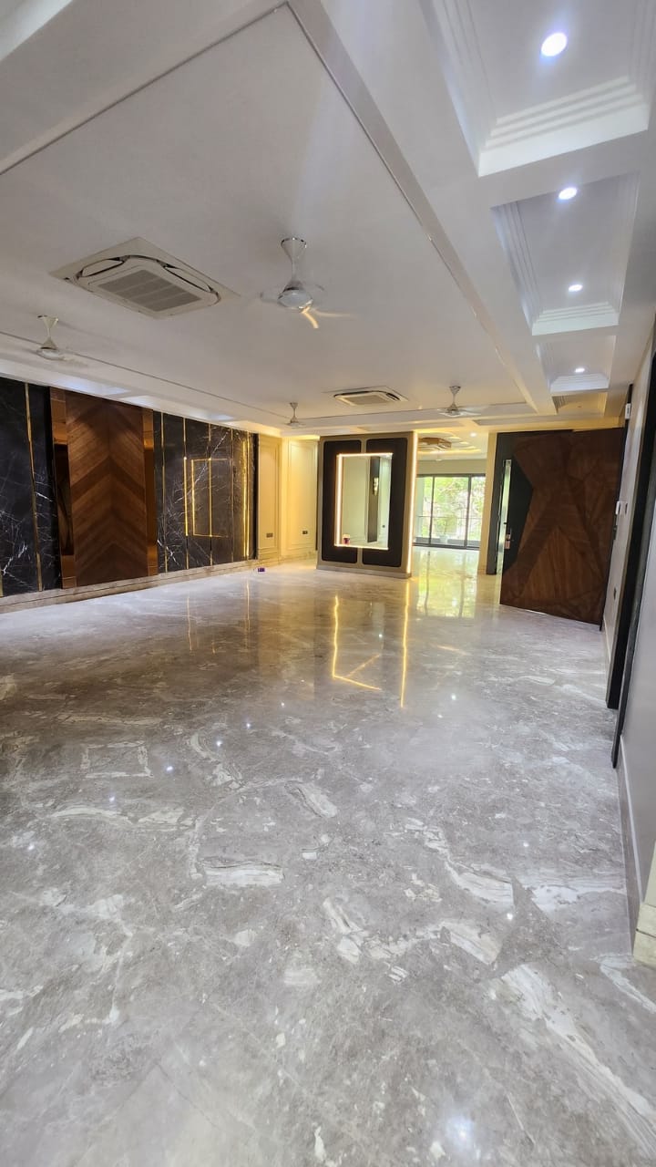 4 BHK, Builder Floor