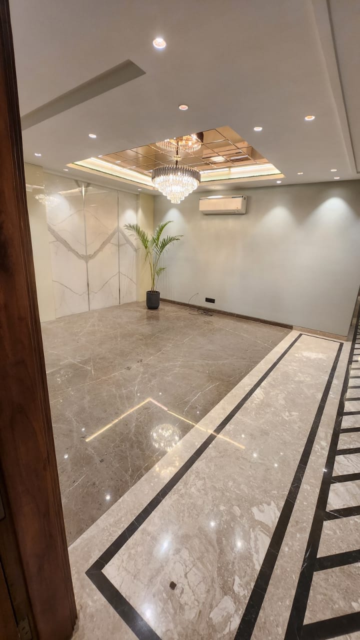 4 BHK, Builder Floor